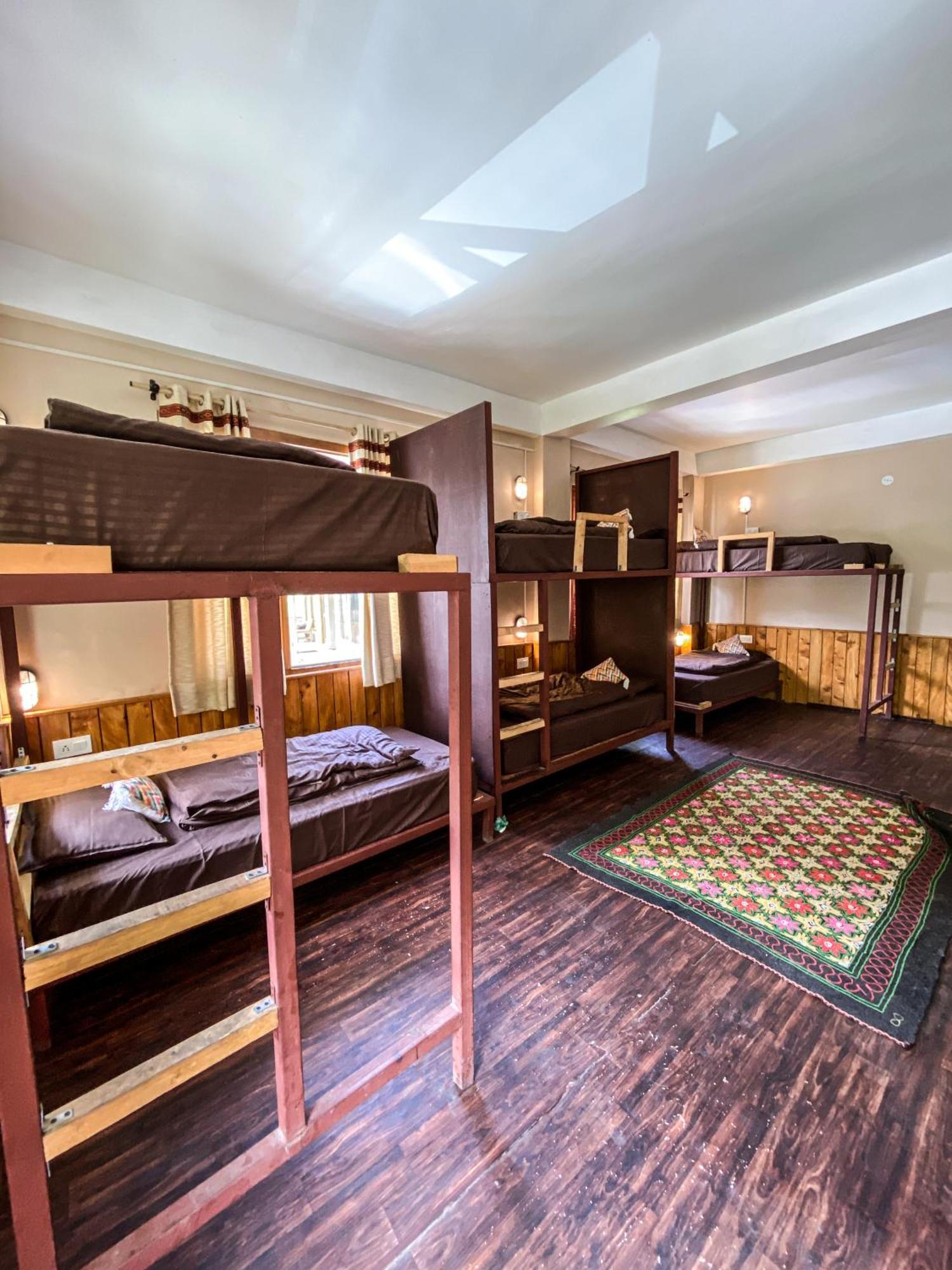 Thepahadians Food & Stay Jibhi Bagian luar foto
